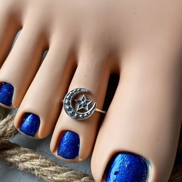 Star & Moon Sterling Silver Toe Ring - Picture 6 of 6